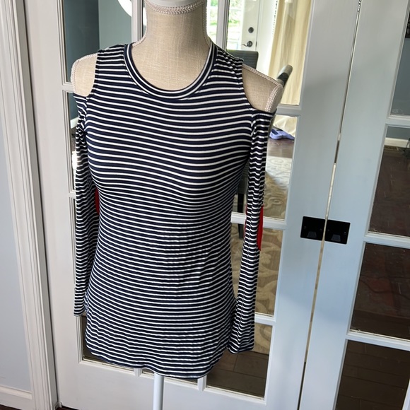 JOLIE navy/white striped long sleeve top, open shoulder, heart patch size XS - Picture 2 of 7